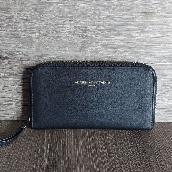 Adrienne Vittadini Black Wallet - Picture 1 of 9